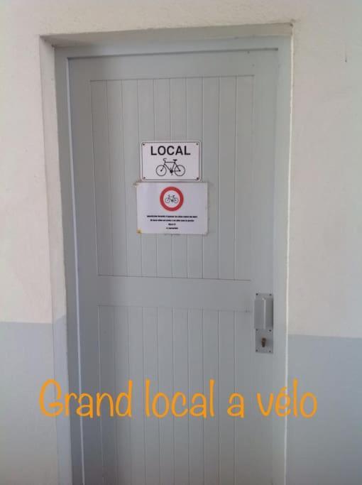Eole, Idealement Situe Sur Le Port De St Martin De Re Saint-Martin-de-Ré Екстериор снимка