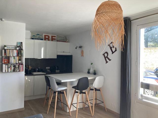 Eole, Idealement Situe Sur Le Port De St Martin De Re Saint-Martin-de-Ré Екстериор снимка